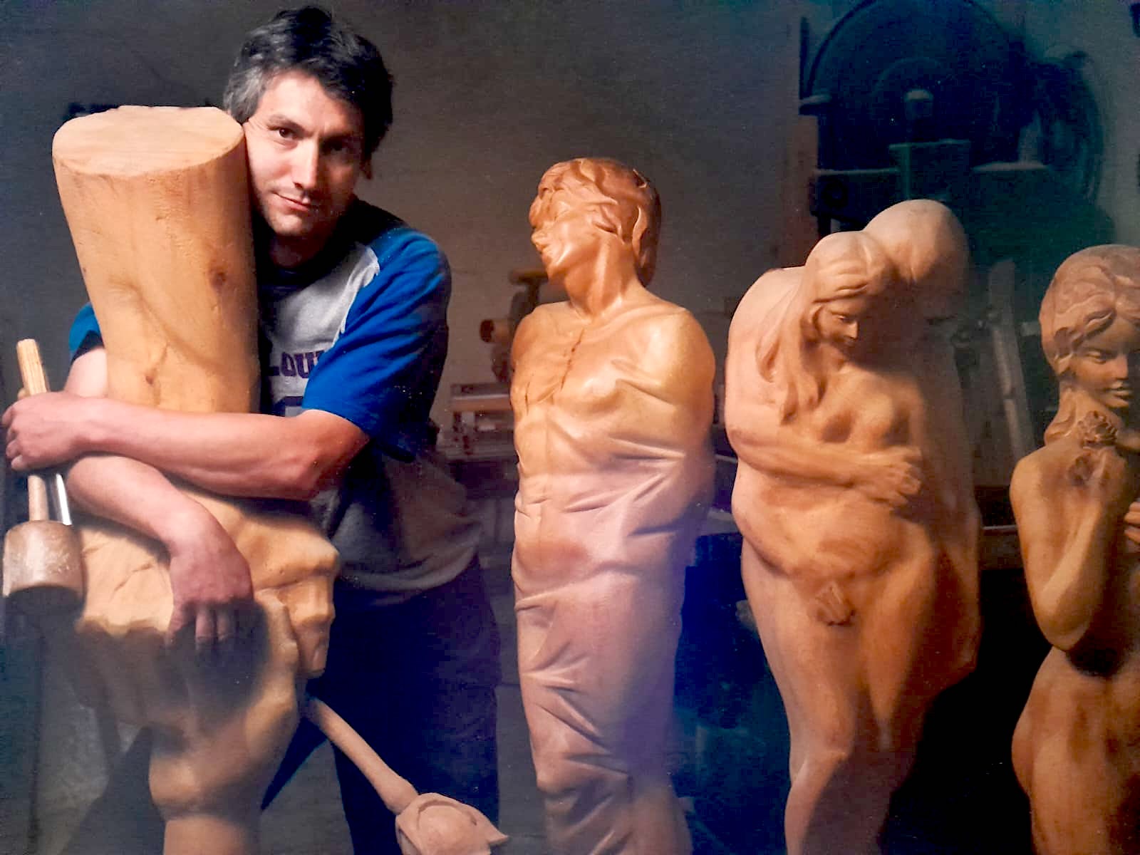 Foto sculture legno e intaglio